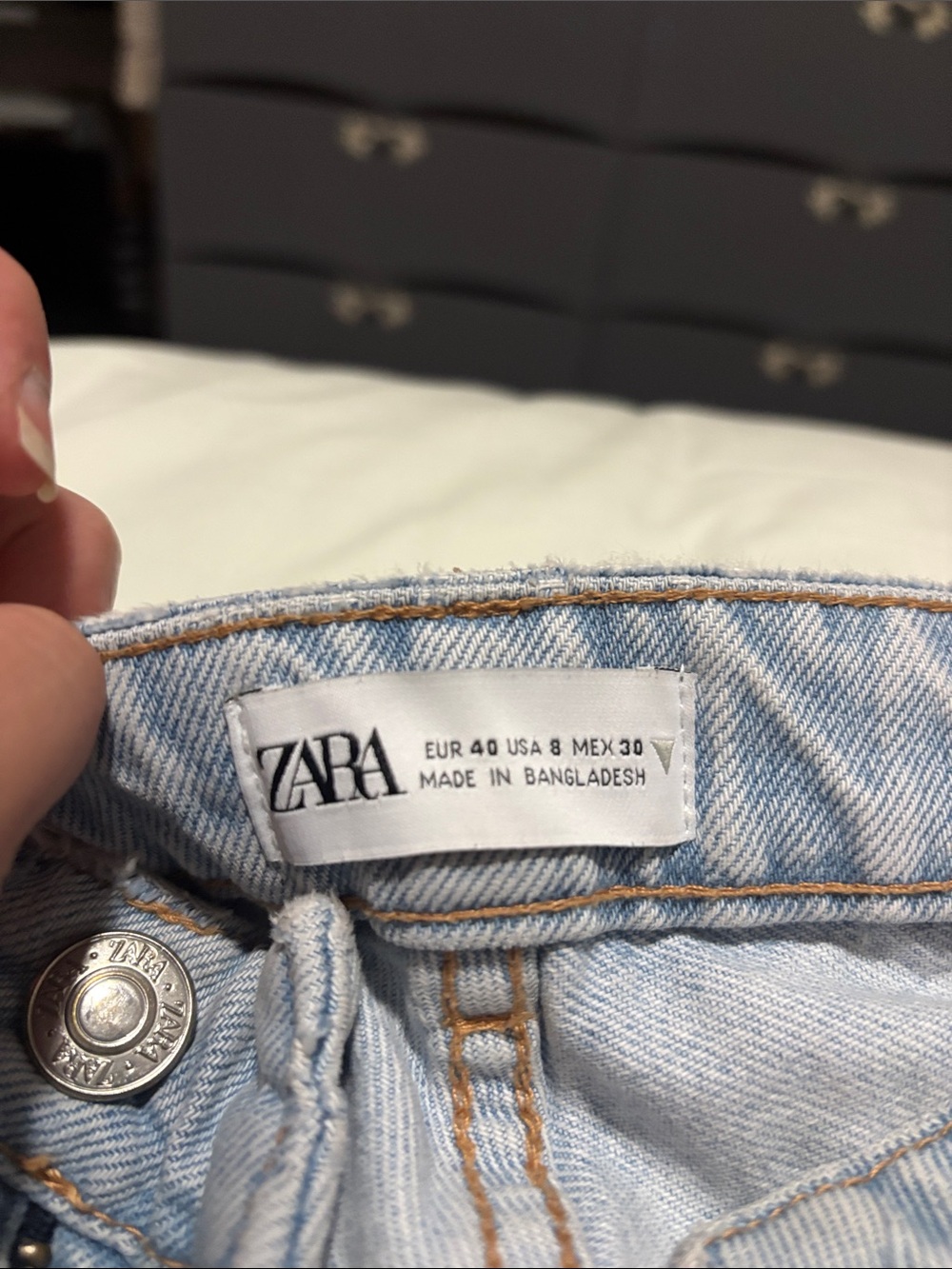 2/$20 ZARA Light Wash Distressed Women’s Jeans - Casual Ripped Denim - Picture 2 of 3